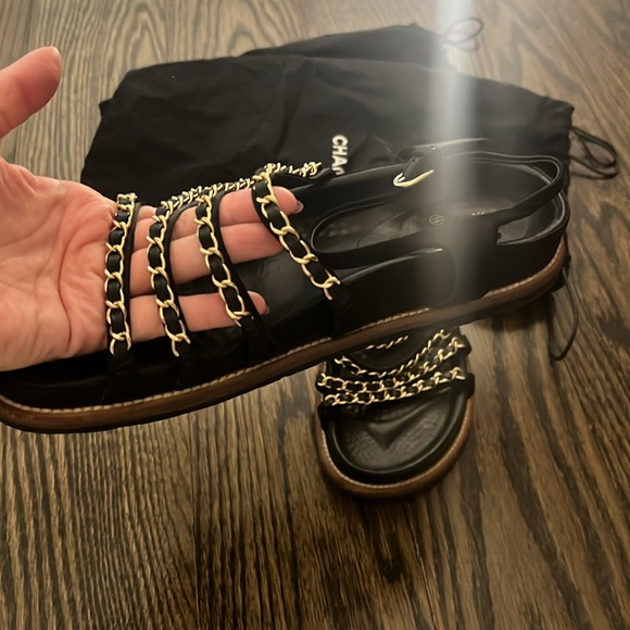 CHANEL sandals with gold chain size 39 - Picture 2 of 5